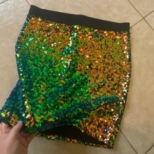NWT Sparkle Mini Skirt from Torrid ❤️🧡💛💚💙